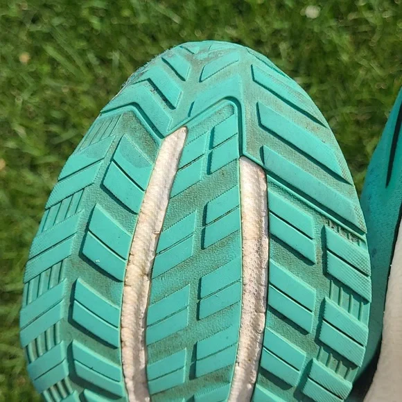 Saucony Triumph 19 W size 7 - Picture 11 of 14